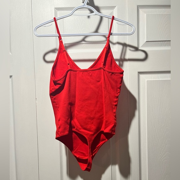 Aritzia v-neck bodysuit - Picture 2 of 4